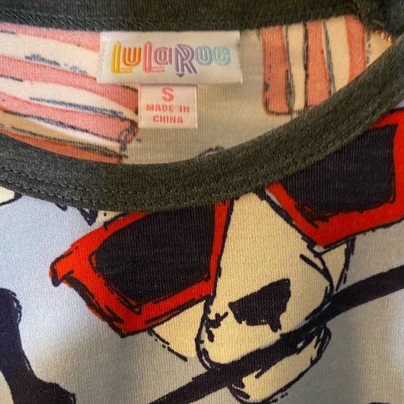 Lularoe Americana Randy Baseball Tee American flags and dogs BNWT - Picture 3 of 4